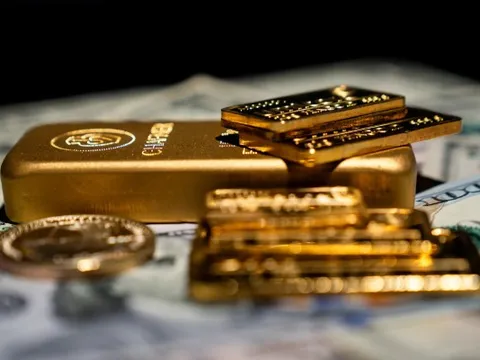 Giá vàng sáng 6/2: Lao dốc mạnh, vàng nhẫn có nơi mất hơn 4 triệu đồng/lượng