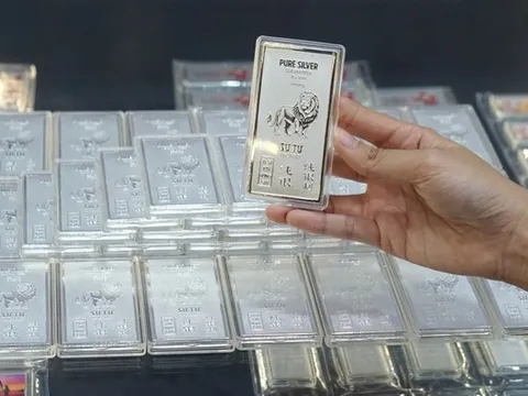 Giá bạc hôm nay 6/2: Rơi tự do, bạc Phú Quý giảm 665.000 đồng/lượng