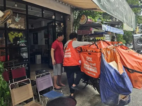 Người bán online thấp thỏm vì hàng kẹt kho, giao chậm