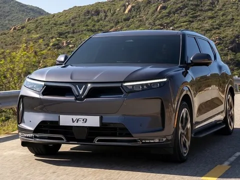 Sạc miễn phí đến 2027, bảo dưỡng vài trăm nghìn: Người dùng VF 9 tiết lộ chi phí nuôi xe khiến ai cũng bất ngờ