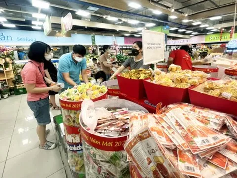 Siêu thị bán xuyên đêm, chỉ nghỉ tết 1 ngày