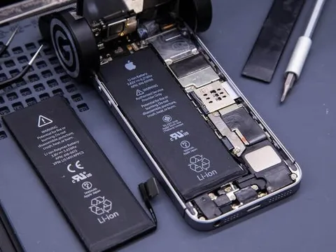 Apple cố giấu giếm, giá pin iPhone vẫn bị lộ: Đây là phản ứng của người dùng
