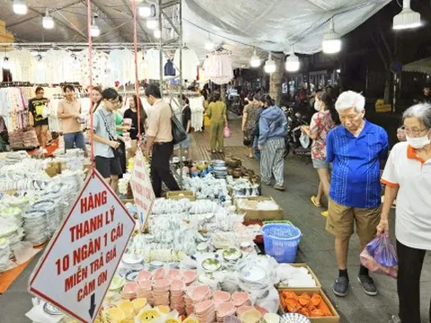 Hàng trăm đợt bán hàng giá tốt cho người lao động