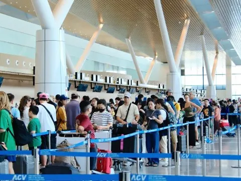 Sương mù dày đặc, hàng loạt chuyến bay tết nguy cơ phải đổi giờ