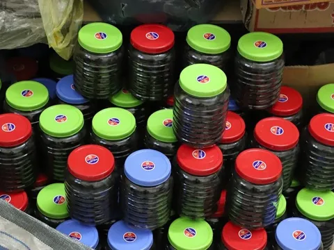 Bột ngô trộn tân dược thành ‘thần dược’ ngủ ngon tăng cân nhanh: Đường dây lừa đảo bán khắp Facebook, TikTok với tên ‘nhà thuốc đông y cổ truyền Tiến Hạnh’