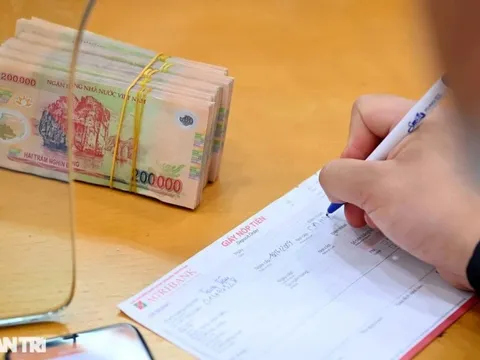 Bộ Tài chính đề xuất cho ngân hàng, ví điện tử lập hóa đơn tổng trở lại