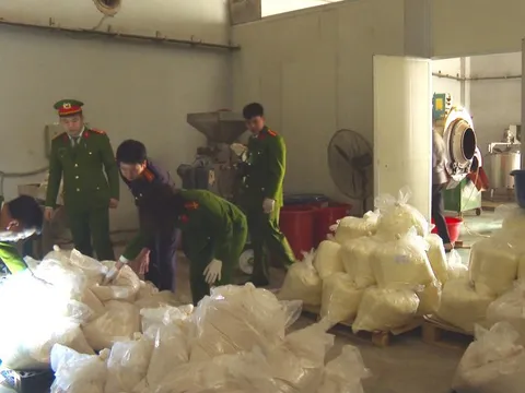 Phát hiện 200.000 hộp sản phẩm giả trị ung thư được tiêu thụ trong 3 năm - cơ quan Công an vào cuộc bắt giữ 10 đối tượng