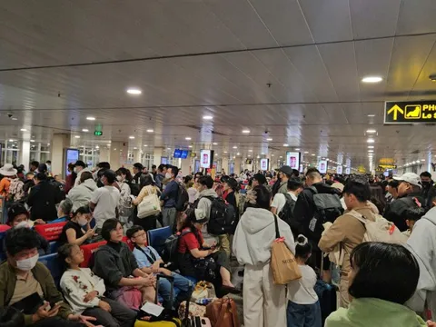 Diễn biến bất ngờ tại sân bay Tân Sơn Nhất ngày 26 Tết