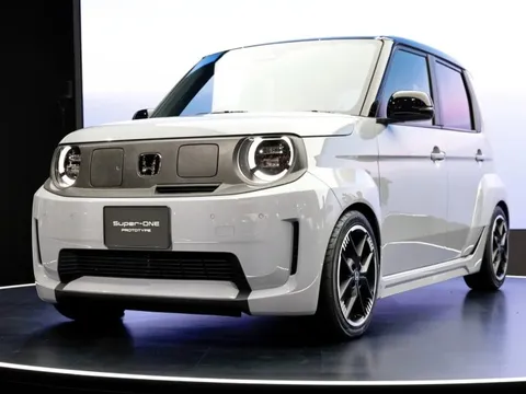 Honda bán mẫu hatchback điện thể thao ‘chung mâm’ với Hyundai i10: Trang bị pin ‘siêu nhanh’, đi xa tới 295km/1 lần sạc, hộp số giả lập 7 cấp, giá có ‘rẻ như cho’?