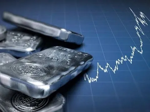 Giá bạc lao dốc, một thế lực vừa “xả” gần 400 tấn