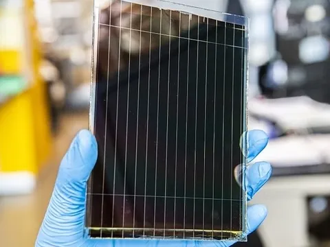 Hiệu suất đáng kinh ngạc của pin năng lượng mặt trời mini làm từ “vật liệu kỳ diệu”