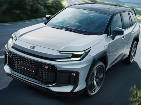 324 mã lực, chạy điện 150 km và bí mật giúp Toyota RAV4 PHEV 2026 cấp điện cho một ngôi nhà suốt 7 ngày