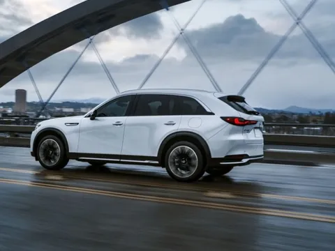 Chi tiết Mazda CX-90 sắp giao xe tại Việt Nam: Đ ộng cơ PHEV, khung gầm cầu sau, định vị xe sang, ngập tràn công nghệ tự tin đối đầu xe sang châu Âu