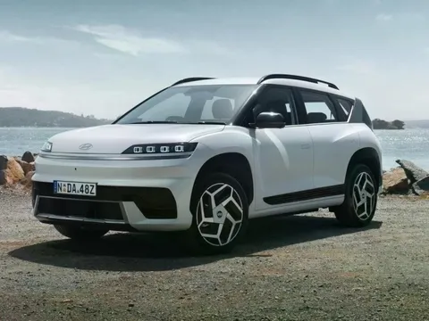 Không để chậm nhịp, Hyundai bán mẫu SUV điện thiết kế tương lai, giá hơn 1 tỷ xịn như Tesla Model Y: Nội thất khác biệt, chạy xa tới 562km/1 lần sạc