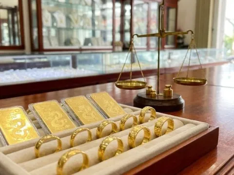 Giá vàng sáng 25/2: Vàng trong nước tăng mạnh dù thế giới hạ nhiệt