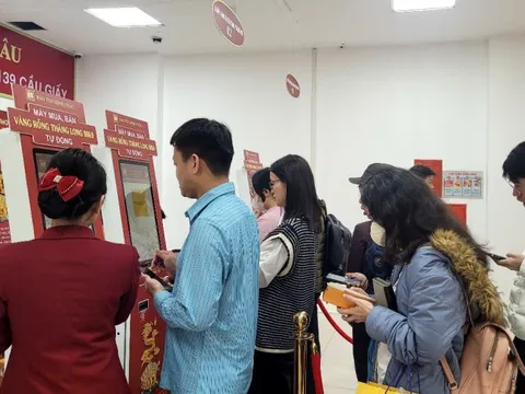 Lần đầu xuất hiện máy bán vàng tự động, chỉ vài thao tác là có vàng mang về