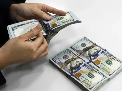 Tỷ giá USD hôm nay 26/2: USD quay đầu giảm, ngân hàng đồng loạt hạ giá