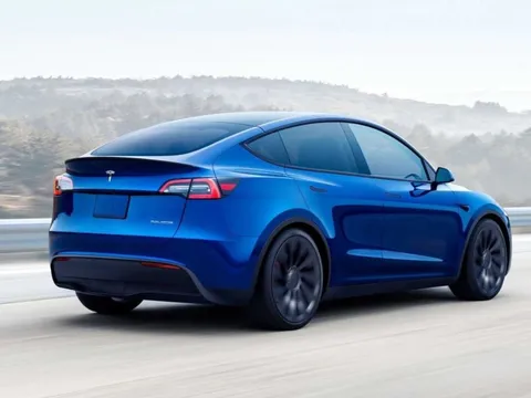 Báo còn đi được 72km nhưng bất ngờ sập nguồn: Cú sốc trên cao tốc của nữ tài xế xe điện