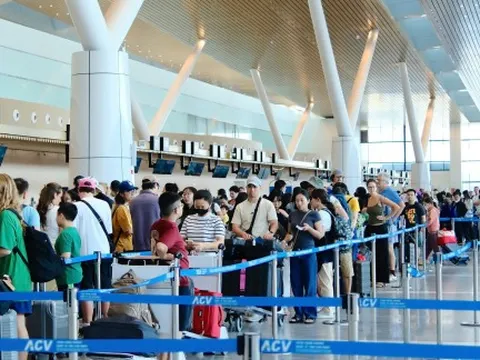 Gần 2,6 triệu lượt khách đi lại bằng máy bay dịp tết