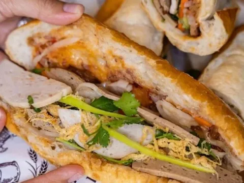 Hơn 70 người nhập viện sau khi ăn bánh mì