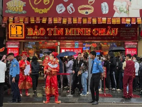 Sau ngày Vía Thần Tài: Ngoài tiệm vàng, ai là người thắng đậm?