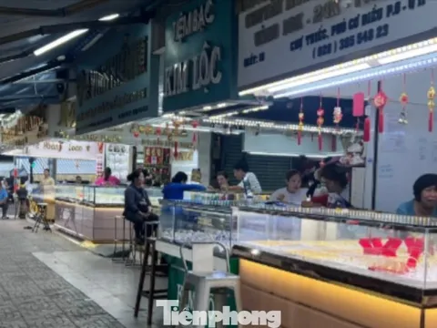 'Phố vàng bạc' sầm uất bỗng dưng vắng tanh vắng ngắt ngày Vía Thần tài