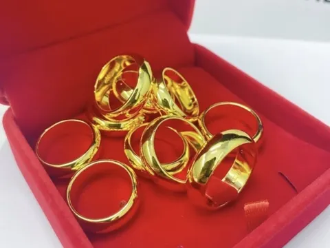 Giá vàng sáng 27/2 "hụt hơi" trước ngưỡng quan trọng