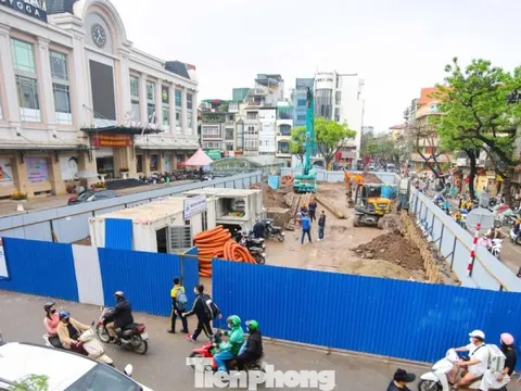 Trên công trường thi công bể nước ngầm chống ngập ở trung tâm Hà Nội