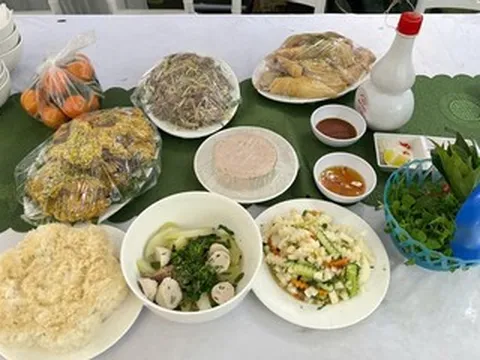 Con trai chi tiền làm 30 mâm cỗ mừng thọ, lý do khiến bố 70 tuổi đau thắt lòng