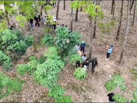 Phát hiện hơn 80 người tập trung tại một khu đất trống, công an sử dụng công nghệ cao vào cuộc