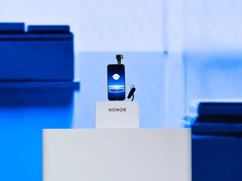 Một thương hiệu Trung Quốc vừa bất ngờ ra mắt Robot Phone - 'Loài smartphone mới' biết chuyển động như robot