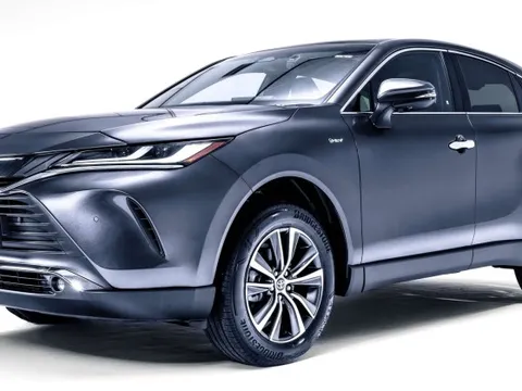 Mẫu SUV nhà giàu của Toyota 'chung mâm' Mazda CX-5 đưa bản hybrid tới Đông Nam Á, 'ăn xăng như ngửi', giá thế nào so với đối thủ?