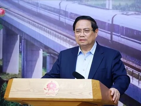 Thủ tướng: Triển khai các dự án đường sắt theo hướng '5 hóa'
