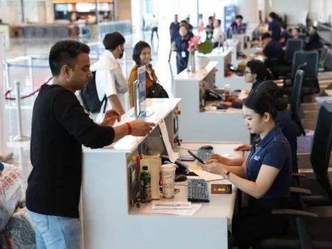 Trung Đông phong tỏa vùng trời, nhiều chuyến bay từ Việt Nam bị hủy