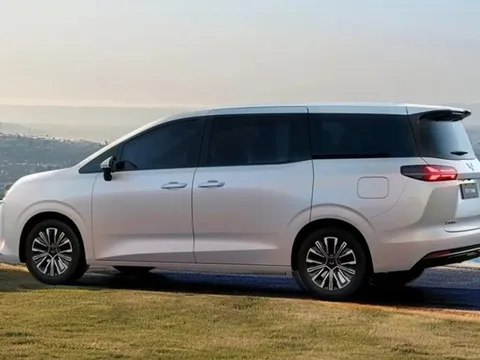 Mẫu MPV 283 triệu dành cho nhà chưa giàu nhưng đông người: Thiết kế đẹp, 3 loại động cơ tùy chọn, sử dụng công nghệ độc quyền, cọc trước 3,6 triệu là có xe