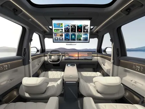 Volkswagen tung 'phòng khách di động' mới: Màn hình 31,2 inch, đèn viền dài 13m, hybrid chạy 400km không tốn giọt xăng