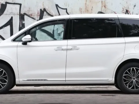 Mẫu MPV hybrid xịn như KIA Carnival nhưng giá hơn 700 triệu: Đi được một mạch tới 1.500km, thiết kế ‘bệ vệ’, nội thất ngập tràn công nghệ, kính cách âm