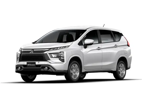 MPV 7 chỗ số sàn nâng cấp mạnh thiết kế, tiết kiệm 6,8L/100 km, giá 568 triệu đồng