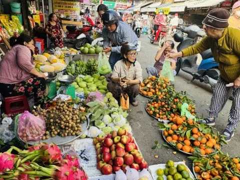 Giá hoa và trái cây đều tăng ngày rằm tháng Giêng