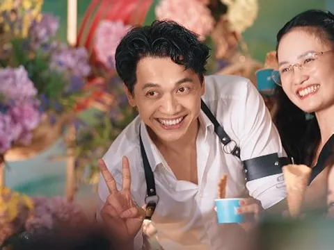 Chủ tịch ACB Trần Hùng Huy dành tặng món quà bất ngờ cho nhân viên nữ trước thềm 8/3