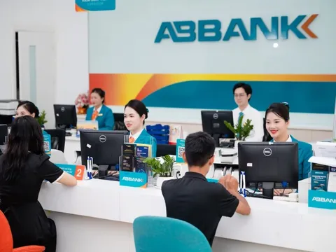 Hơn 40% cổ phiếu chào bán không có người mua, ABBank phân phối lại cho 24 cá nhân