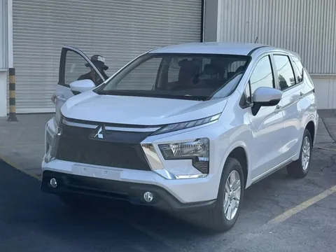 Mitsubishi Xpander MT phom cũ giảm gần 100 triệu đồng, đại lý gấp rút xả hàng trước khi bản 2026 về nhiều