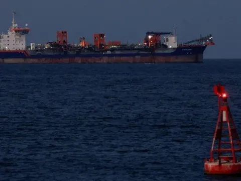 Hơn 11 triệu thùng dầu của Iran vừa đi qua eo biển Hormuz, hướng thẳng đến một quốc gia châu Á