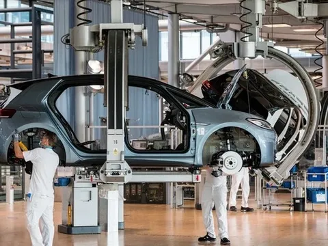 Ngành ô tô châu Âu sa thải hàng loạt khi áp lực cạnh tranh gia tăng