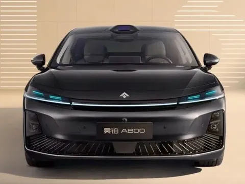 Mẫu sedan điện xịn ngang Mercedes-Maybach: Thiết kế ‘núi và biển’, chạy 1.200 km/1 lần sạc, mạnh tới 598 mã lực nhưng ‘rẻ như cho’ chỉ 720 triệu