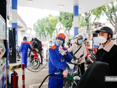 Thủ tướng: Không để cửa hàng xăng dầu dừng bán không có lý do