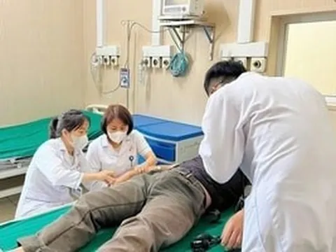 Loại đồ uống quen thuộc khiến người đàn ông 35 tuổi liệt hai chân sau một đêm