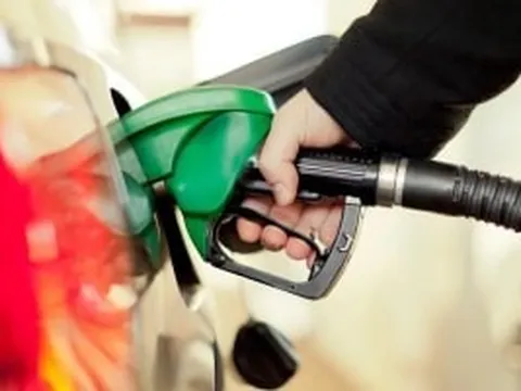 Chi mạnh Quỹ Bình ổn giữ giá xăng, đề xuất bổ sung nguồn dự phòng