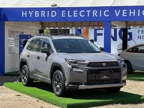 Toyota tung bản RAV4 Hybrid 2026 tiêu chuẩn cho Đông Nam Á: SUV hybrid AWD nhưng giá mềm bất ngờ, nhắm thẳng Honda CR-V
