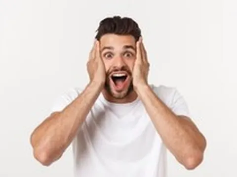 Một cổ phiếu trên HOSE bất ngờ “trần cứng” 17 phiên, thị giá nhân 4 sau một tháng, điều gì đang diễn ra?